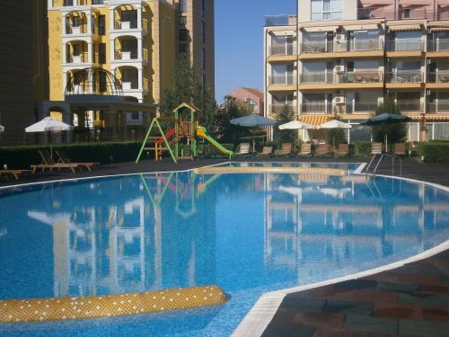 Anna Marina Apartments (آنا مارینا آپارتمنتس) 