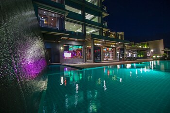 Two Seasons Coron Bayside Hotel (توو سیزنس كورون بیسید هتل) Pool