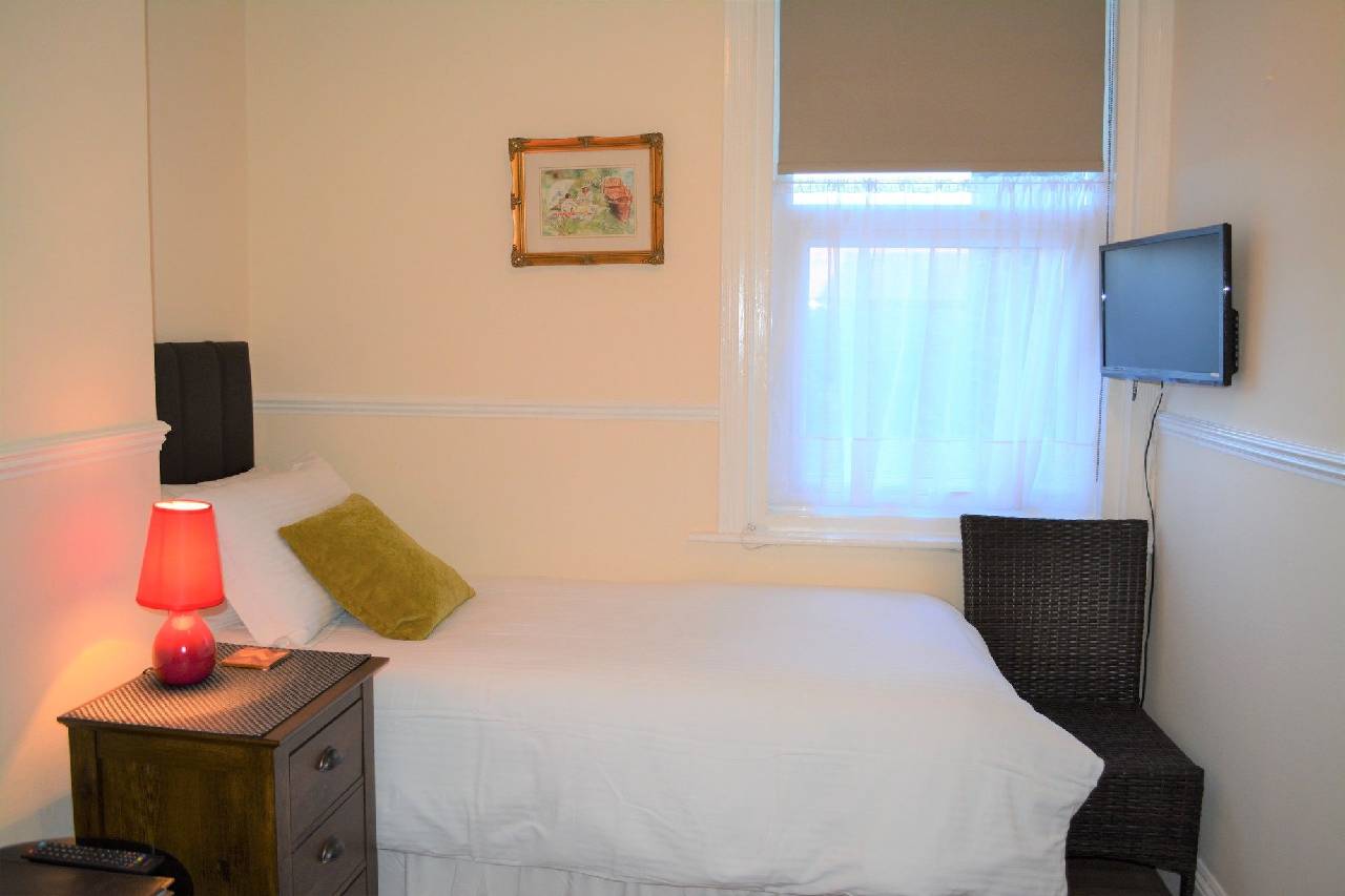 Loriston Guest House (لوریستون گست هاوس) 