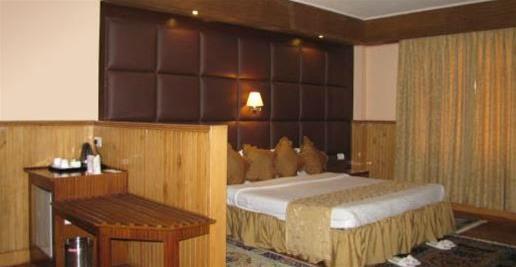 Yarlam Resort 
