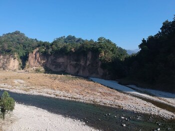 Corbett Riverside Resort Lake View
