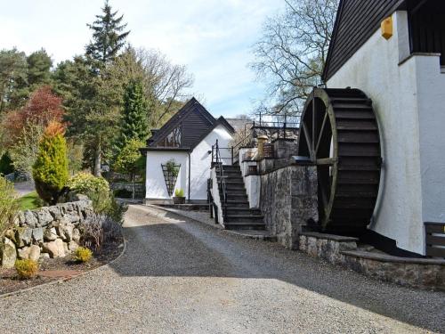 Forge Mill Cottage (فورج میل كوتاج) 