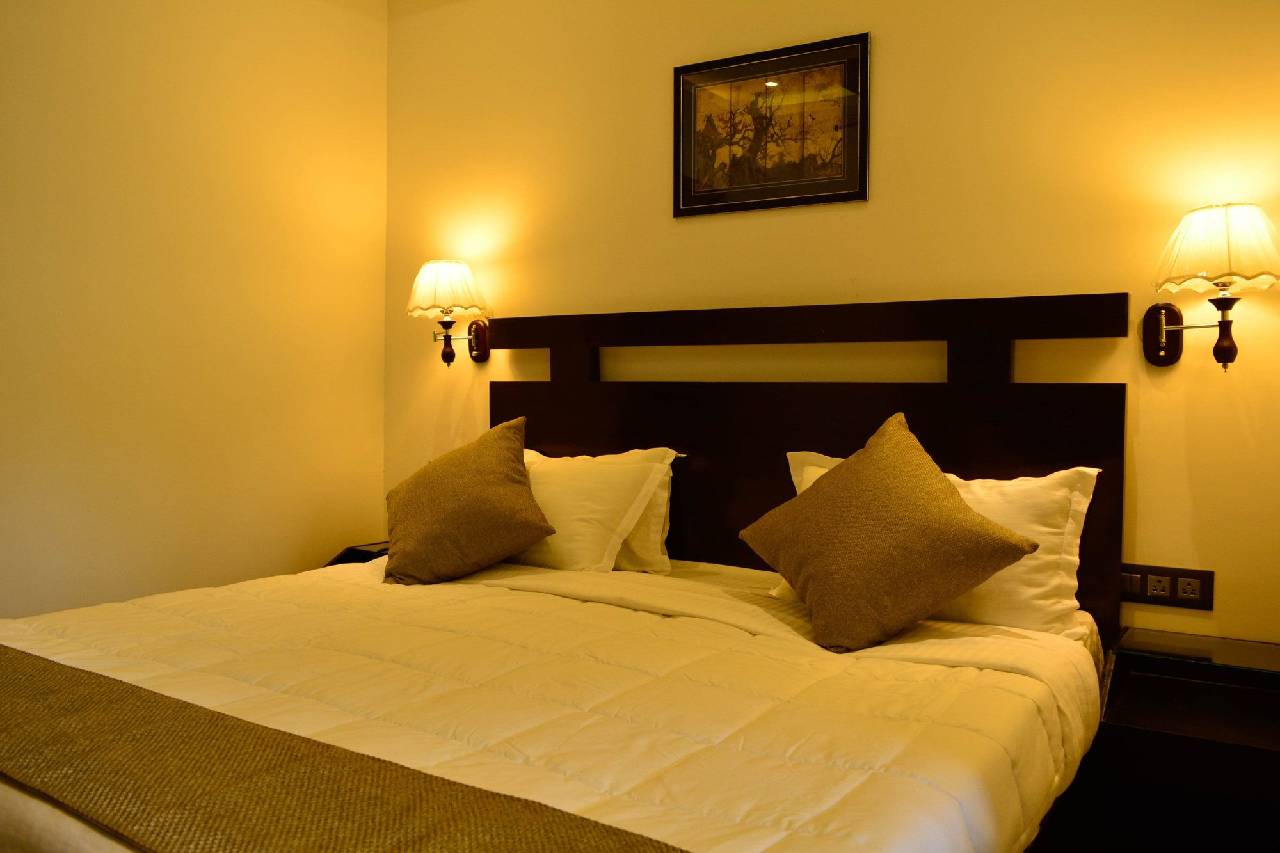 Oyo 6645 Hotel Sapphire (اویو ۶۶۴۵ هتل ساپفیر) 