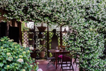 Le Scalette Outdoor Dining
