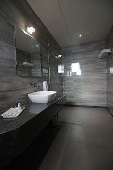 Hotel Radiance 