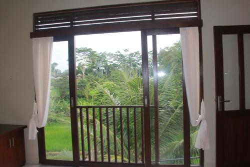 Arya Guest House 