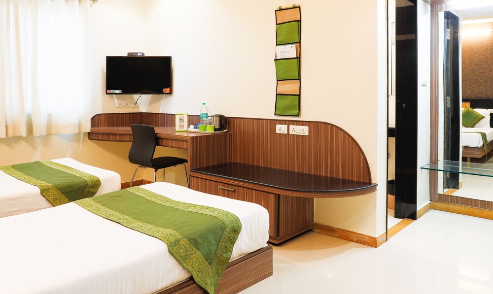 Treebo Yuvraj Guestroom