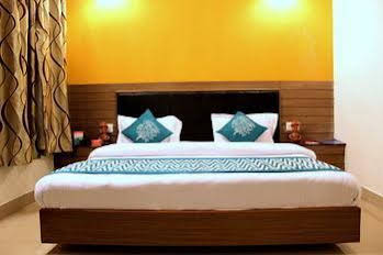 Oyo Rooms Mussoorie Library 