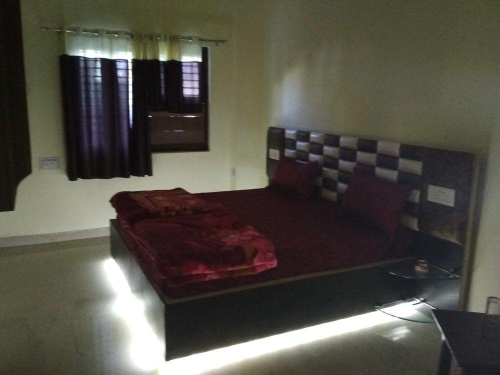 Hotel Pragati Palace 