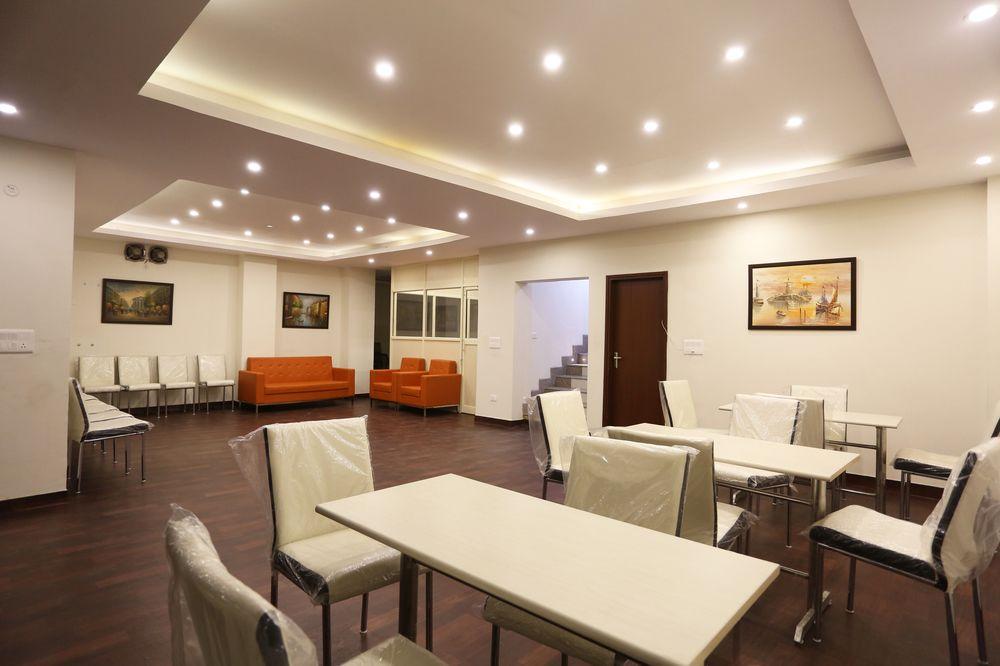 Fabhotel Zineb Sector 122 