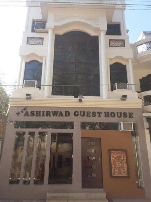 Oyo 17326 Aashirwad Guest House 