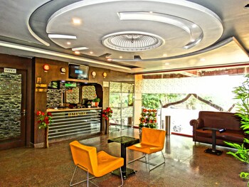 Hotel Garv Residencia Lobby Sitting Area