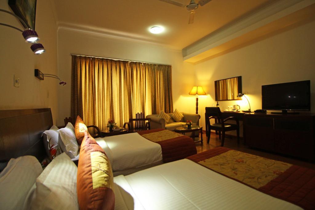 Mint Sarojville Suites 