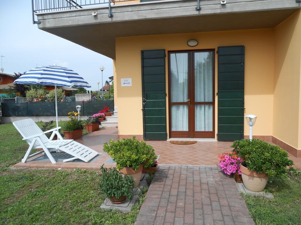 Il Glicine Sul Garda B&b (ایل گلیسین سول گاردا ب&ب) 