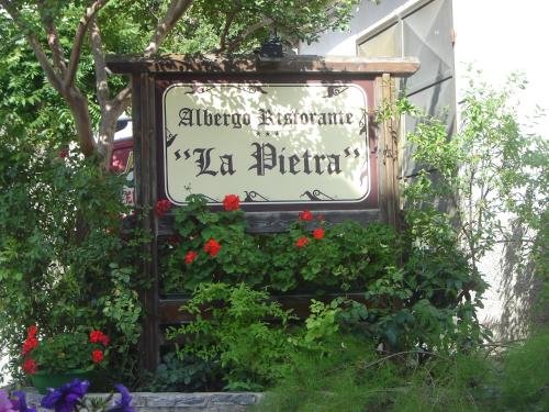 Albergo Ristorante La Pietra 