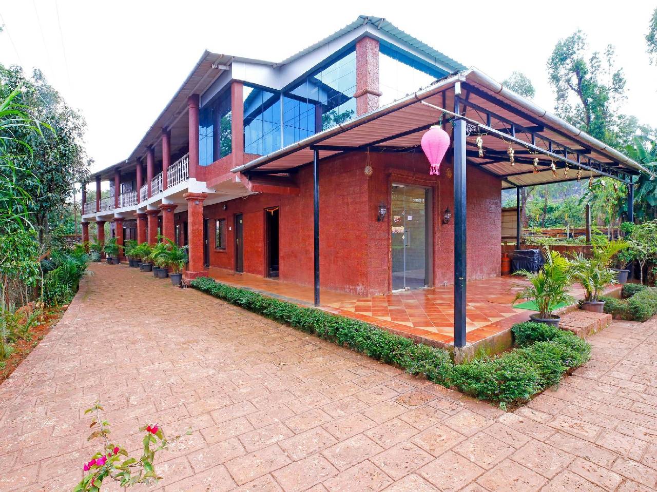 Oyo 9850 Hotel On The Rocks 