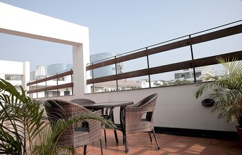 Ahuja Residency Cyber City I Terrace/Patio