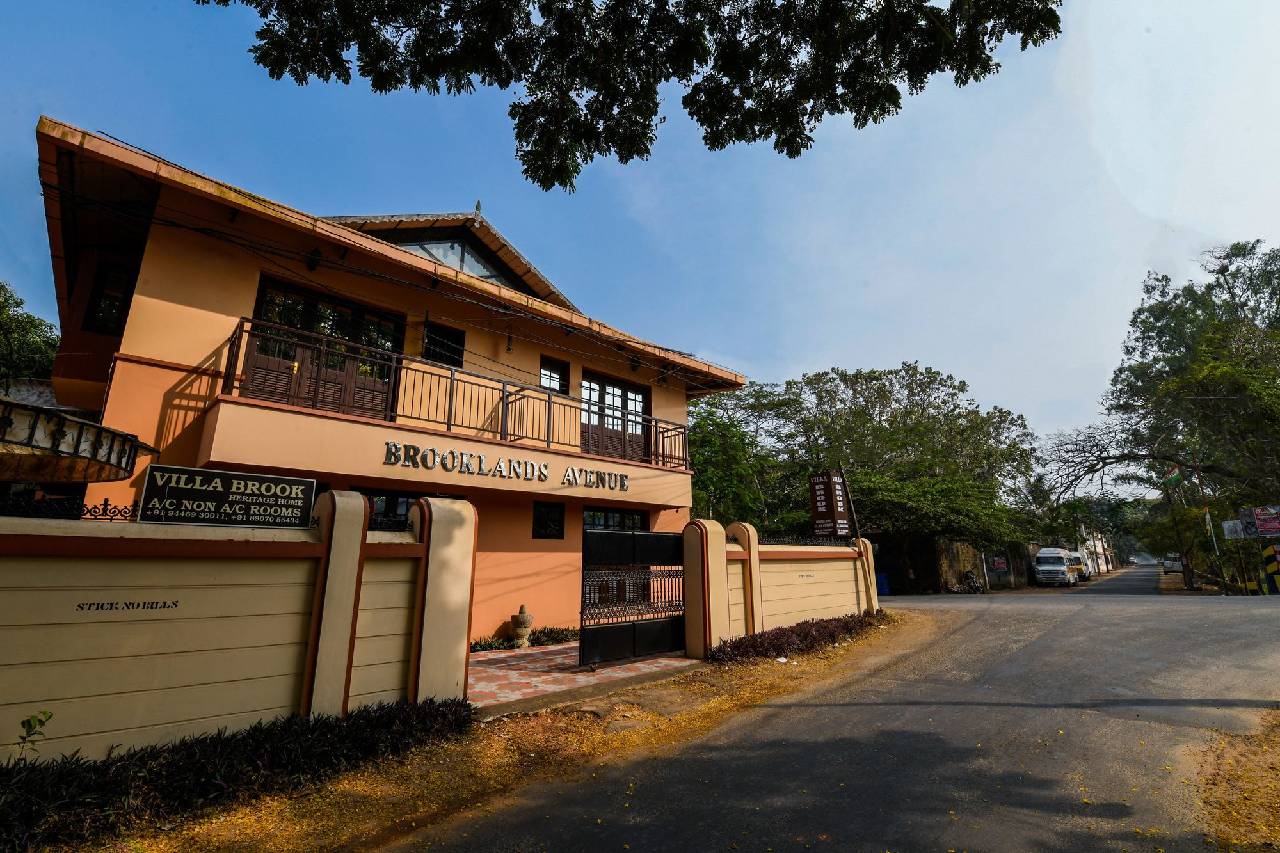 Oyo 10502 Hotel Villa Brook 