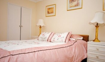 Annies Cottage Emsworth 400255 Guestroom