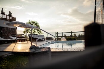 Hotel Tann Outdoor Pool