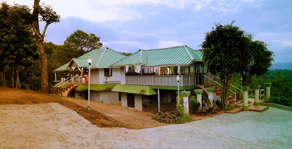 Punarjani Ayurvedic Resorts (پونارجانی آیورودیك رسورتس) Hotel Front