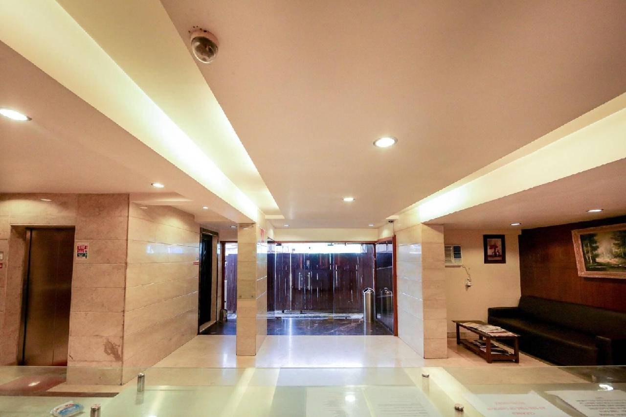 Lucky Hotel Goregaon (لوکی هتل گورگاون) 