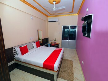 Oyo 13485 Hotel New Jasmine Guestroom