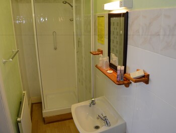 The Cove Guest House ( كوو گست هاوس) Bathroom