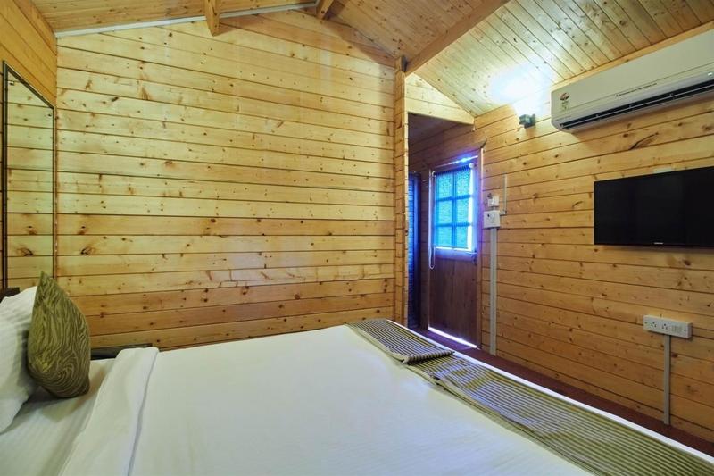 La Vie Woods Room