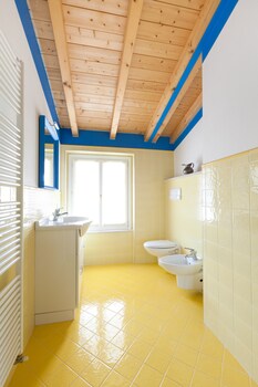 Barchi Resort Bathroom