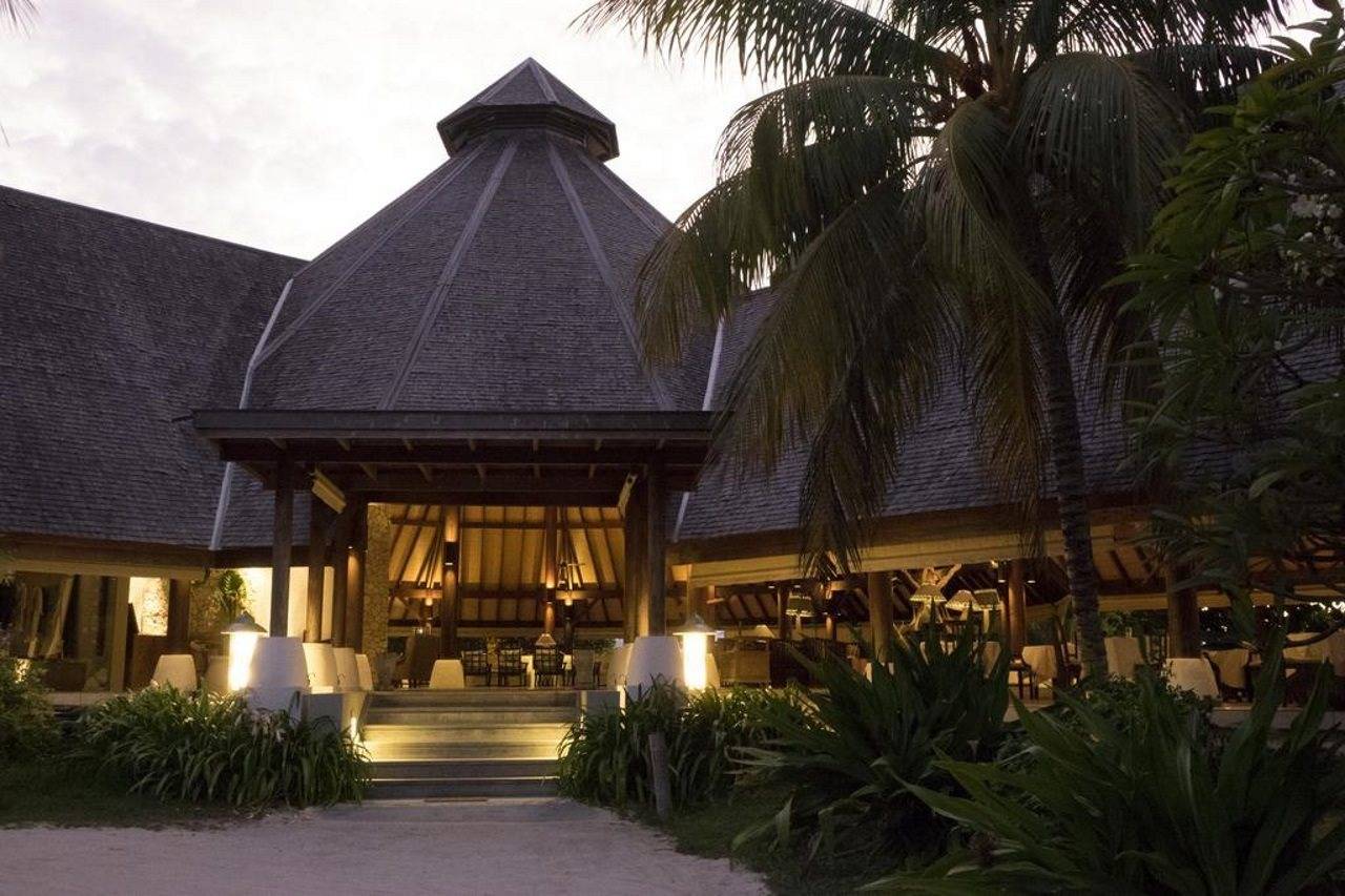 Denis Private Island (دنیس پرایوت آیلند) 