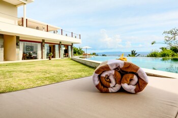 Villa Gumamela Bali Sundeck
