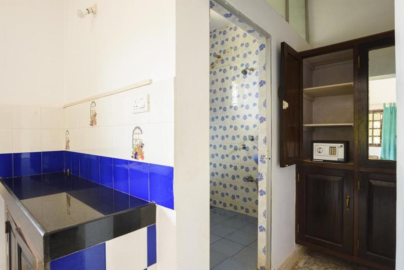 White Feather Guest House Room