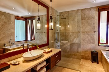 Villa Gumamela Bali Bathroom Sink