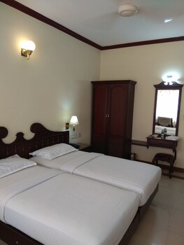 Alleppey Prince Hotel Guestroom