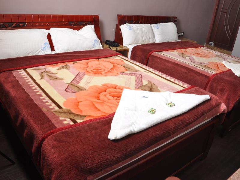 Hotel Grand Paradise Inn 
