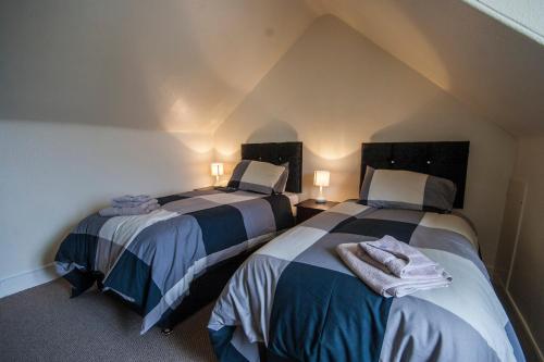 1 Varis Apartments 