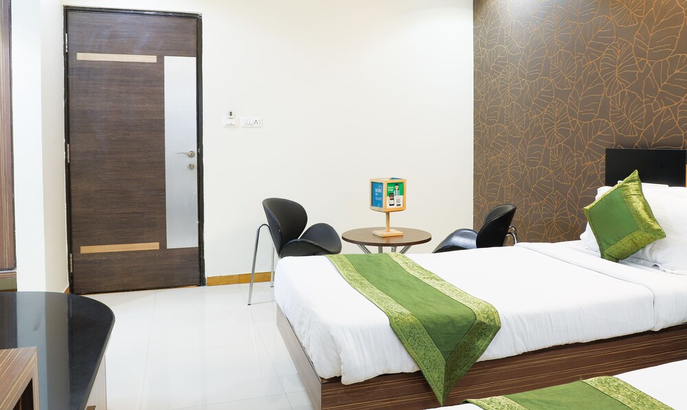 Treebo Yuvraj Guestroom