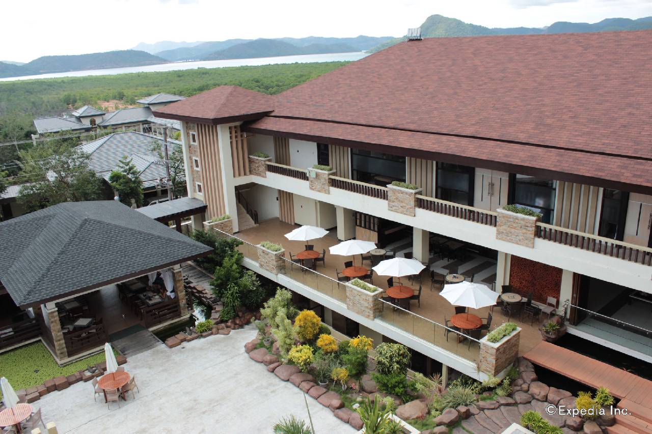 Coron Westown Resort 