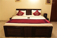 Oyo Rooms Atta Market Sector 30 