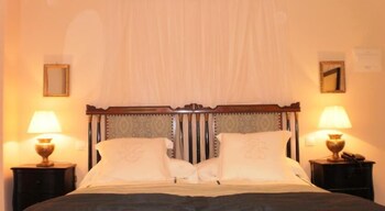 Hotel Santa Coloma Del Camino Guestroom