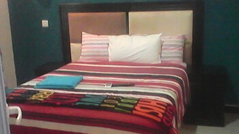 Royal Olympia Lodges And Safaris Guestroom