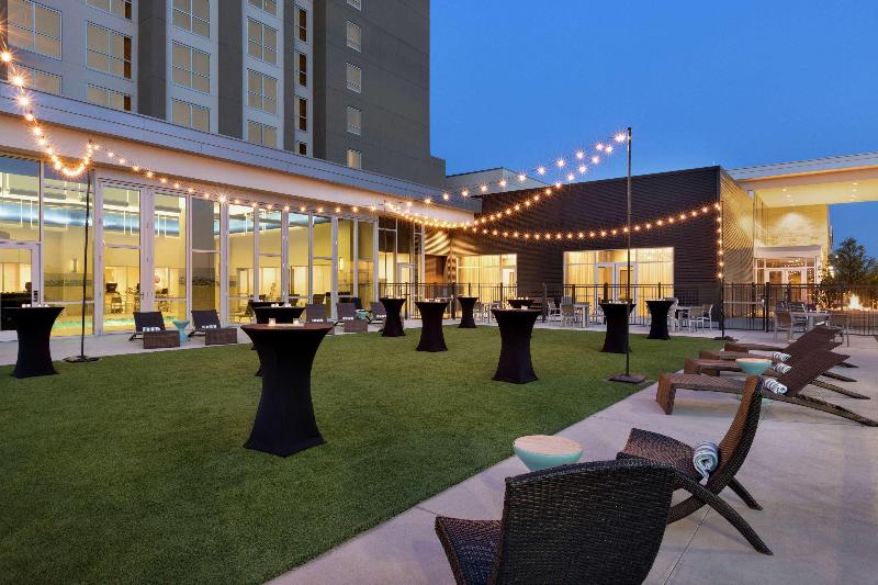 Embassy Suites By Hilton Denton Convention Center (امباسی سوئیتس بای هیلتون دنتون كونونشن سنتر) General view