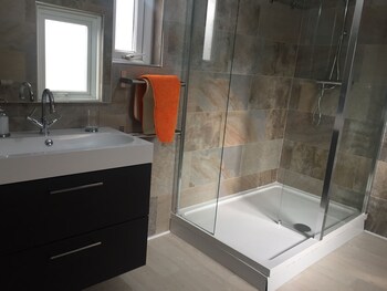 Regency Guesthouse Manchester Bathroom