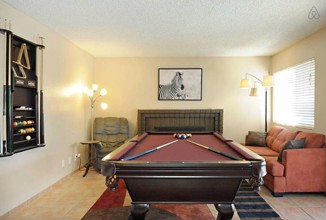 Luxury 4br 8min To Las Vegas Strip (لاکچری ۴بر ۸مین تو لاس وگاس استریپ) 
