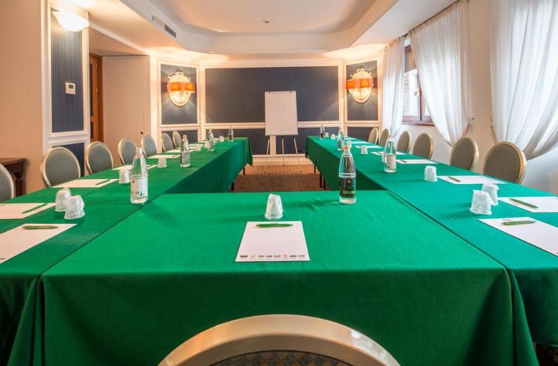 Grande Albergo Roma General view
