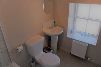 Garmouth Hotel Bathroom Amenities