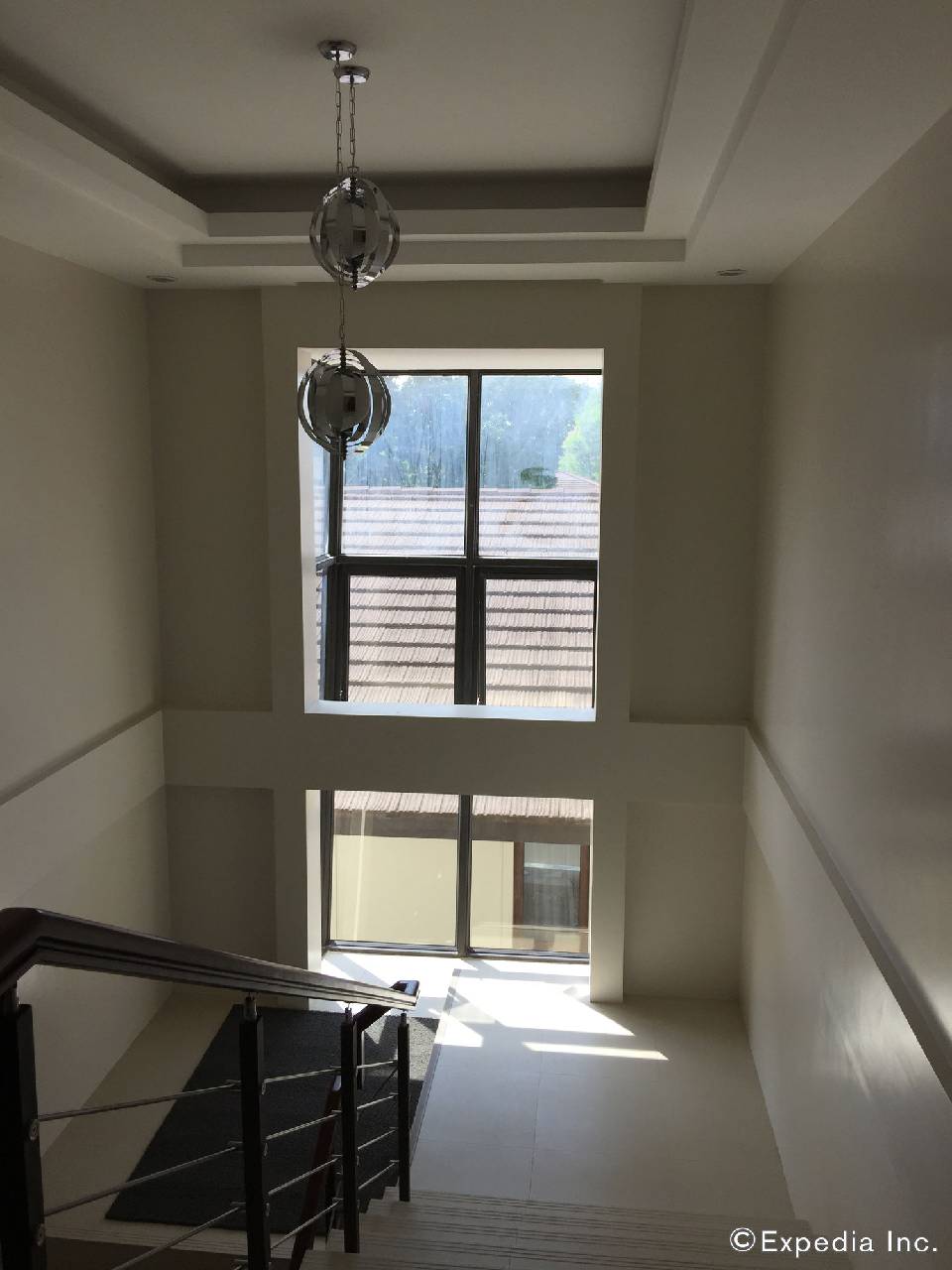 Coron Soleil Express Hotel (كورون سولیل اکسپرس هتل) 