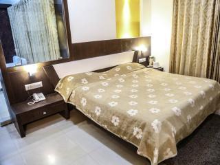 Hotel Waterlily Indore (هتل واترلیلی ایندور) 