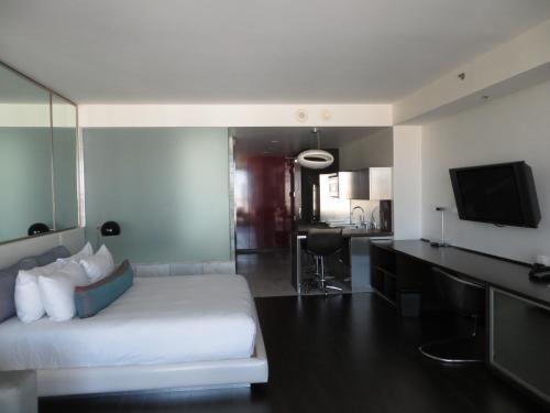 Palms Place Suite With Mountain View 